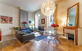 Magnifique Appartement au Cœur du Quartier Historique Saint-Michel